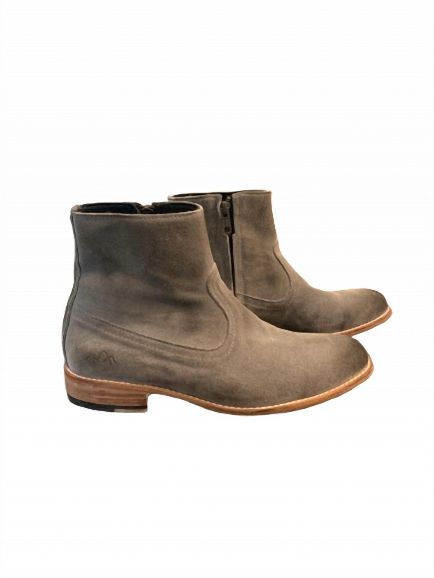 Esquivel - Women's Dakota Suede Leather Engraved Ankle Boot