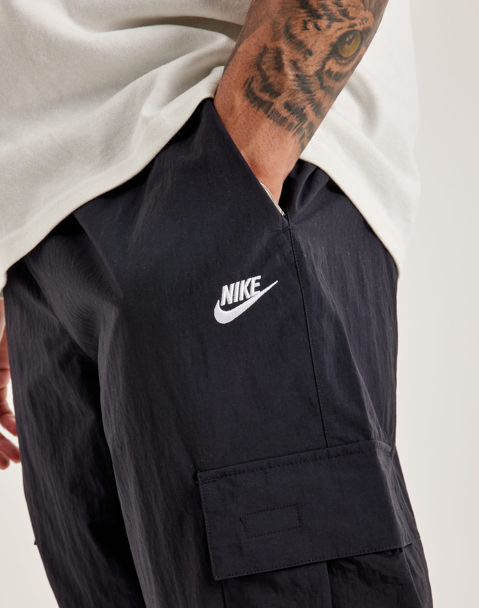 Nike Club Woven Cargo Pants - Image 4