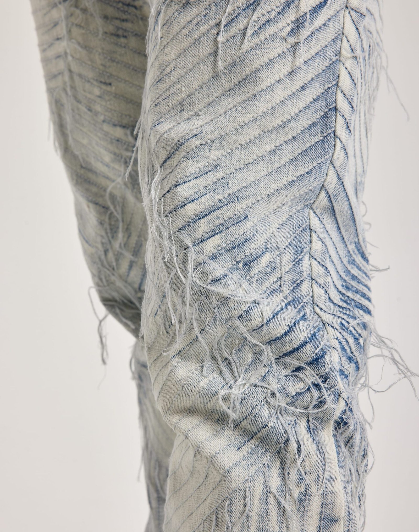 WAIMEA Geometric Frayed Jeans - Image 3