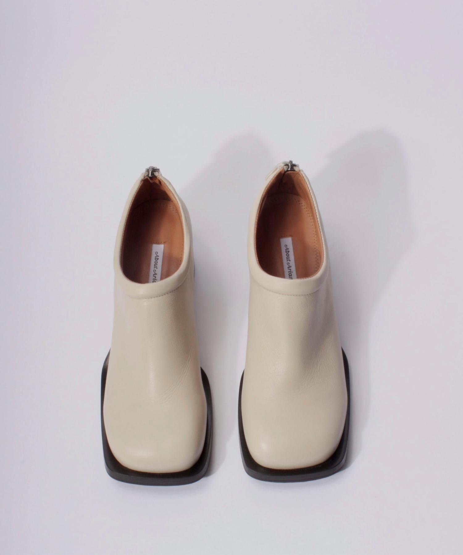 About Arianne - Women's Ava Heeled Leather Pumps - Image 2